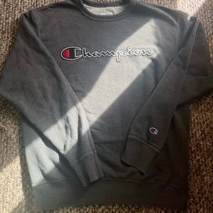 Champion crew neck SIZE M